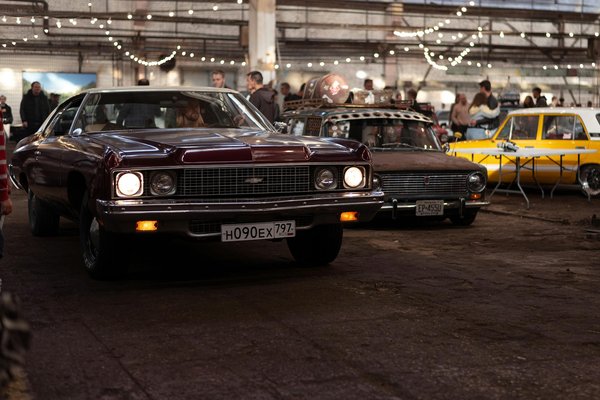 Ultimate Style Guide: How to Rock Chunky Knitwear on Your Weekend Retreat in the Scottish Highlands